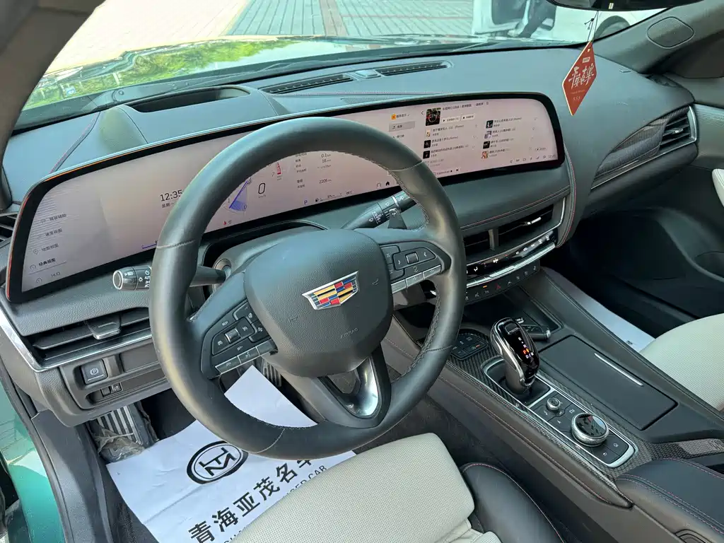 Cadillac CT5 — фото 8