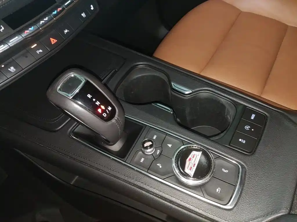 Cadillac XT4 — фото 14