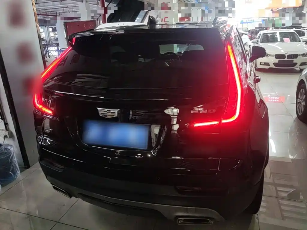 Cadillac XT4 — фото 6