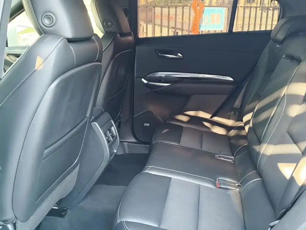 Cadillac XT4 — фото 17