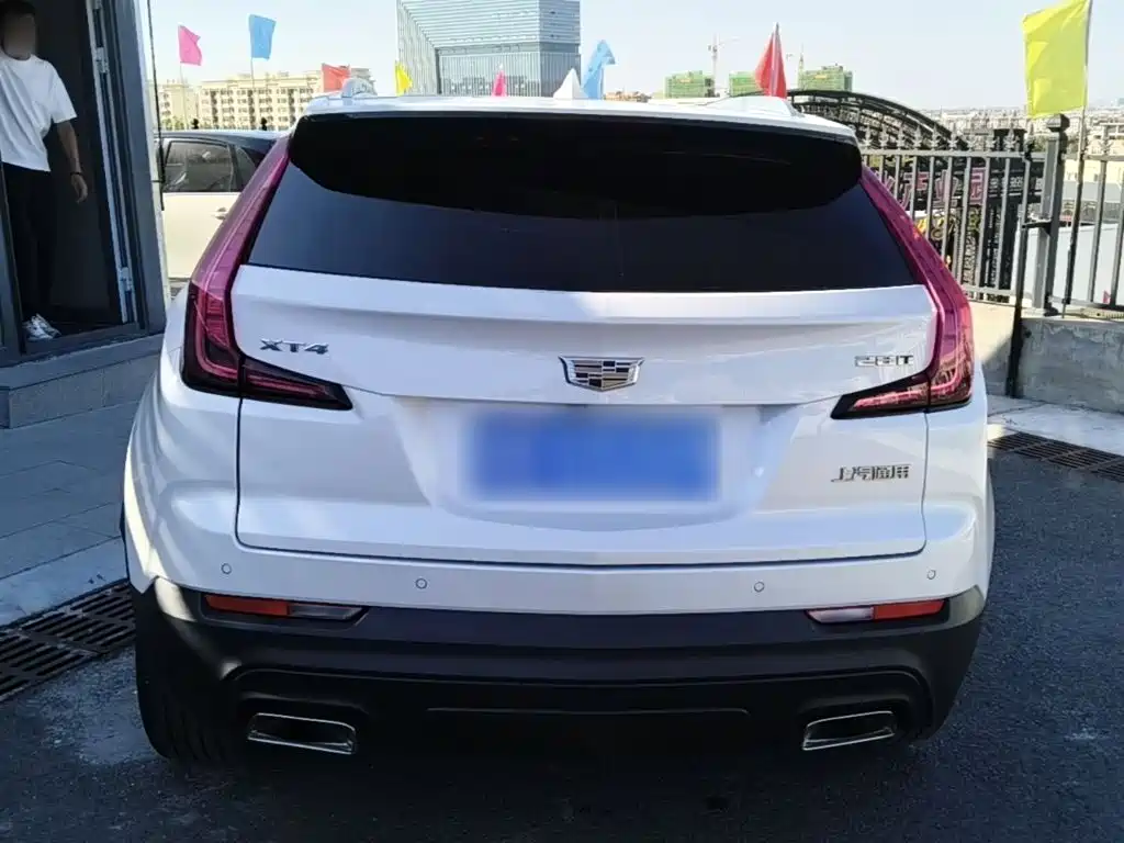 Cadillac XT4 — фото 6