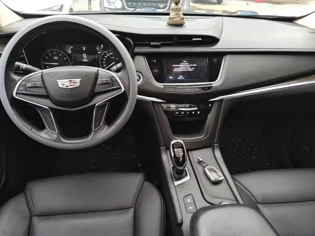 Cadillac XT5 — фото 10