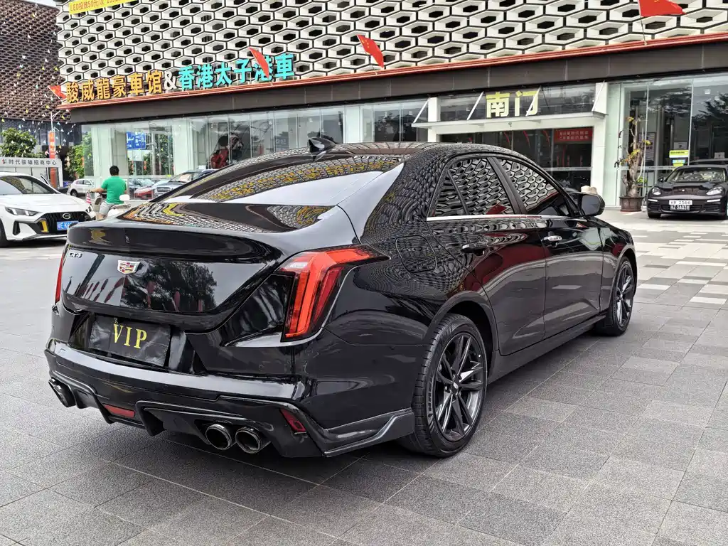 Cadillac CT4 — фото 8