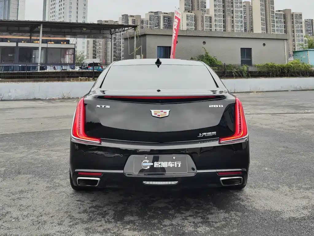 Cadillac XTS — фото 8
