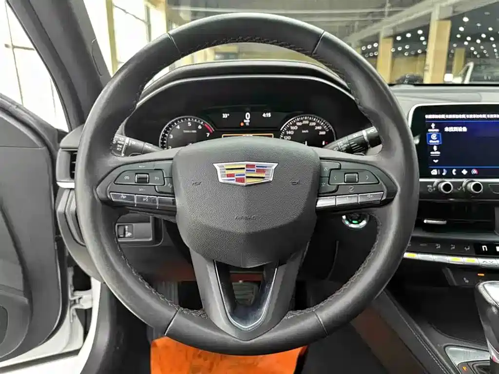 Cadillac CT4 — фото 4