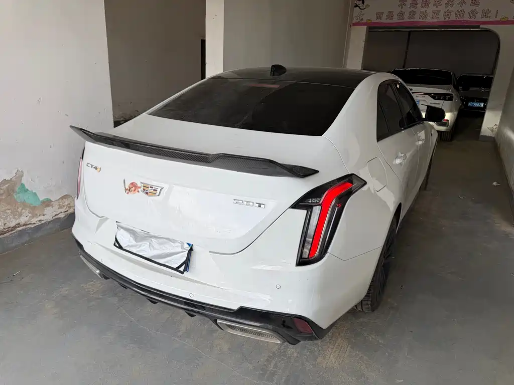 Cadillac CT4 — фото 9