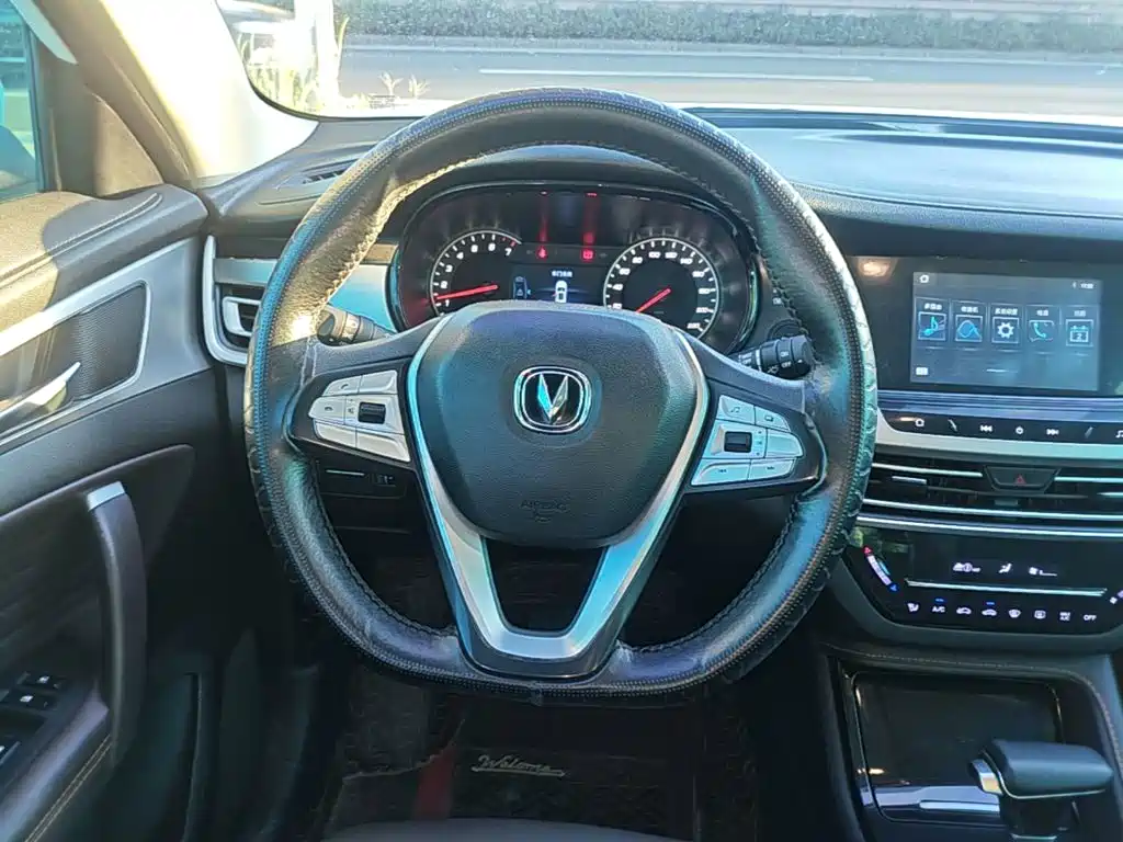 Changan CS35PLUS — фото 11