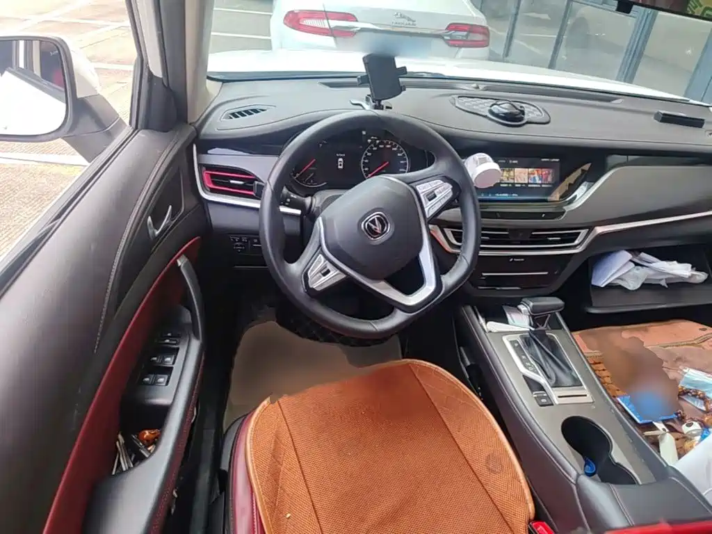 Changan CS35PLUS — фото 3