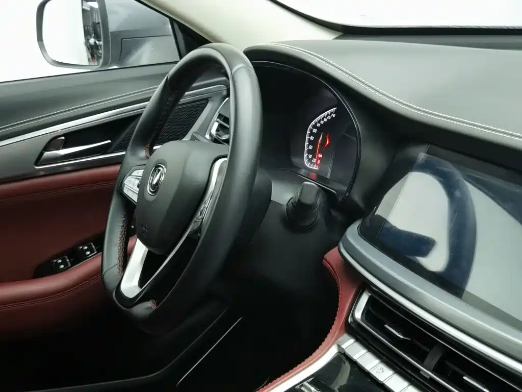 Changan CS85 COUPE — фото 22