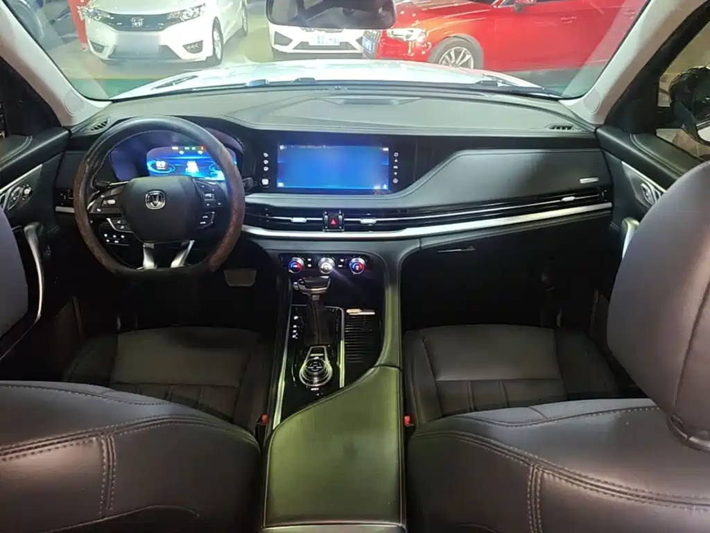 Changan CS95 — фото 10