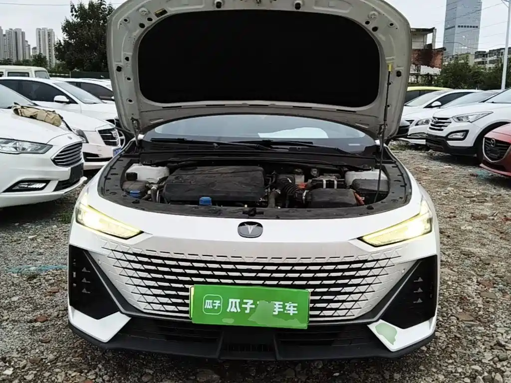 Changan UNI-V iDD — фото 20
