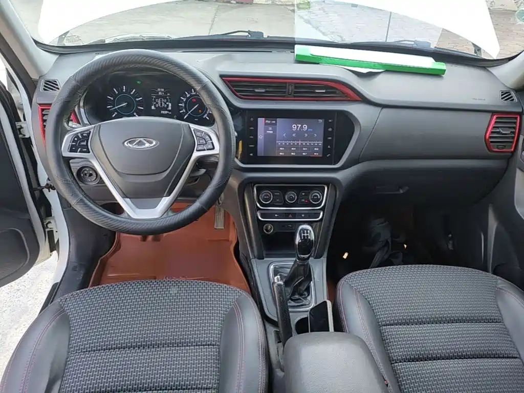 Chery Tiggo 3 — фото 10