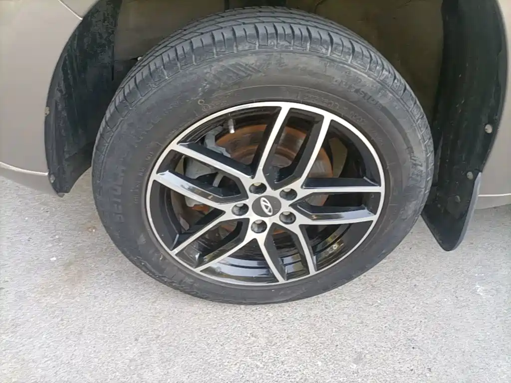 Chery Tiggo 3 — фото 23