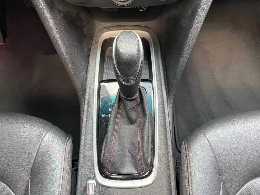 Chevrolet Monza — фото 17