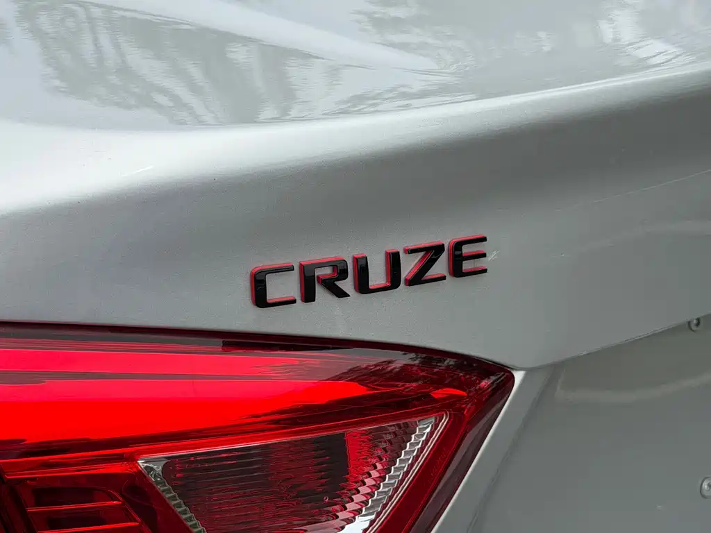 Chevrolet Cruze — фото 31