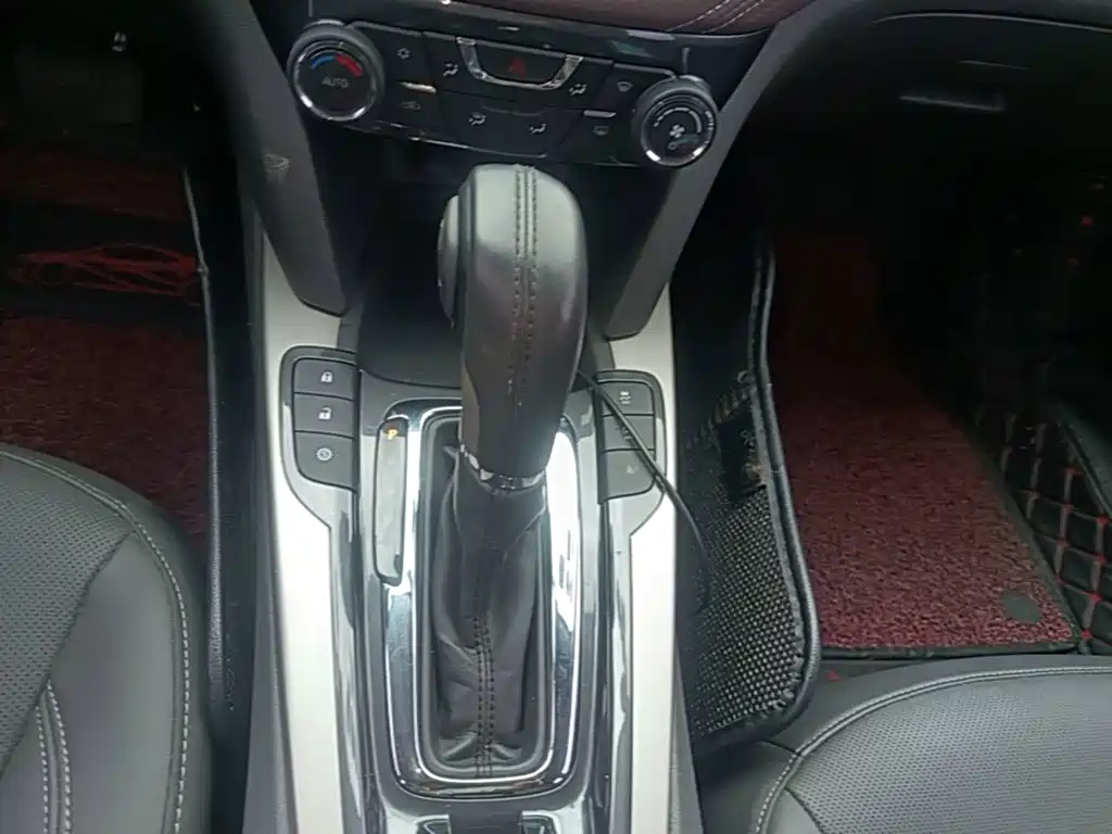 Chevrolet Malibu — фото 14