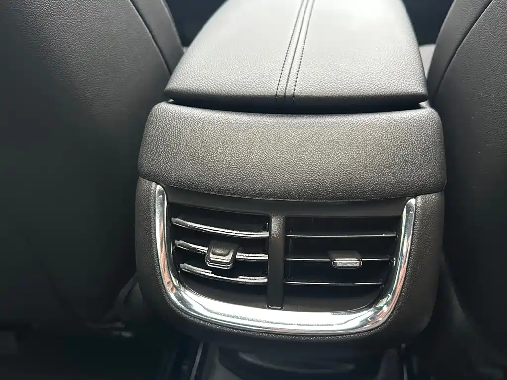 Chevrolet Malibu XL — фото 14