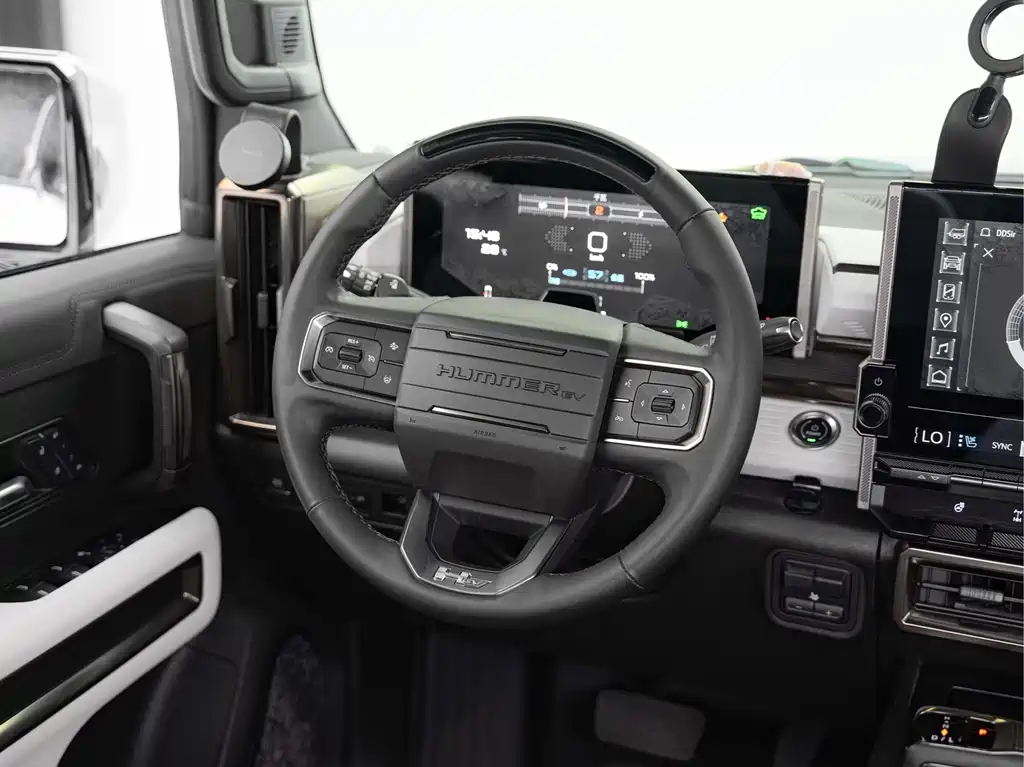 Durant Guild HUMMER EV — фото 15