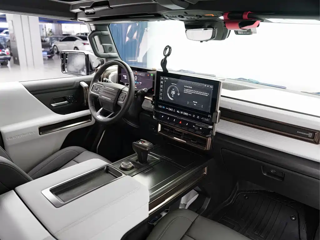 Durant Guild HUMMER EV — фото 19