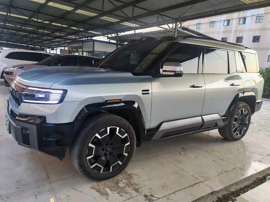 Fang Cheng Bao Leopard 8