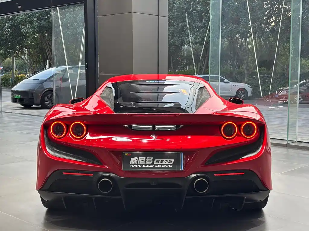 Ferrari F8 — фото 2