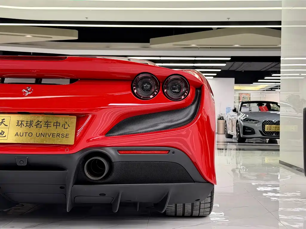 Ferrari F8 — фото 8