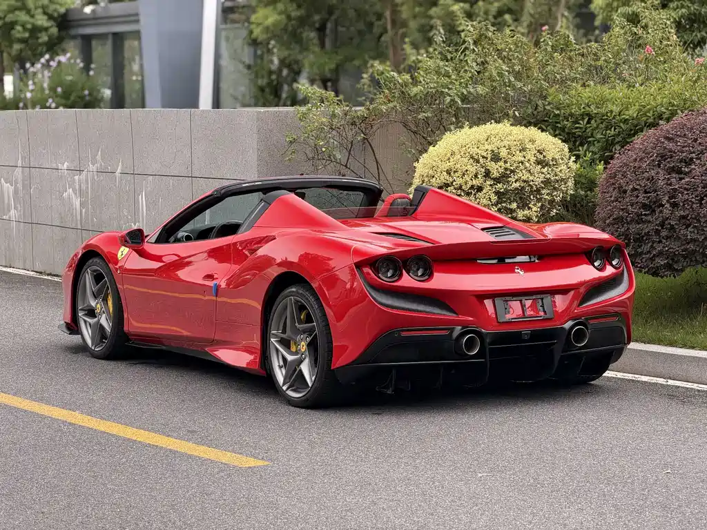Ferrari F8 — фото 3