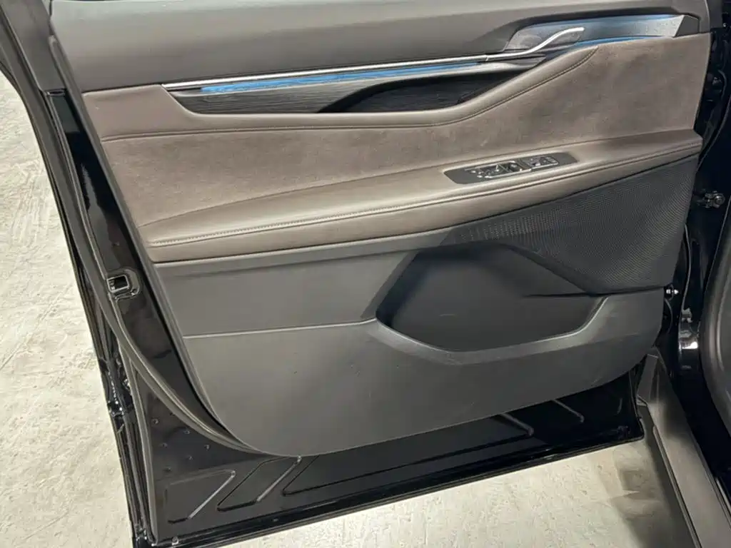 Ford Edge — фото 13