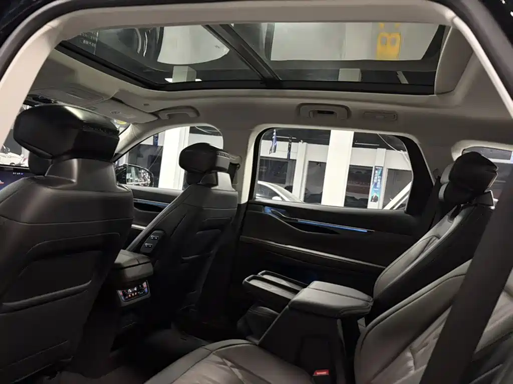 Ford Edge — фото 15