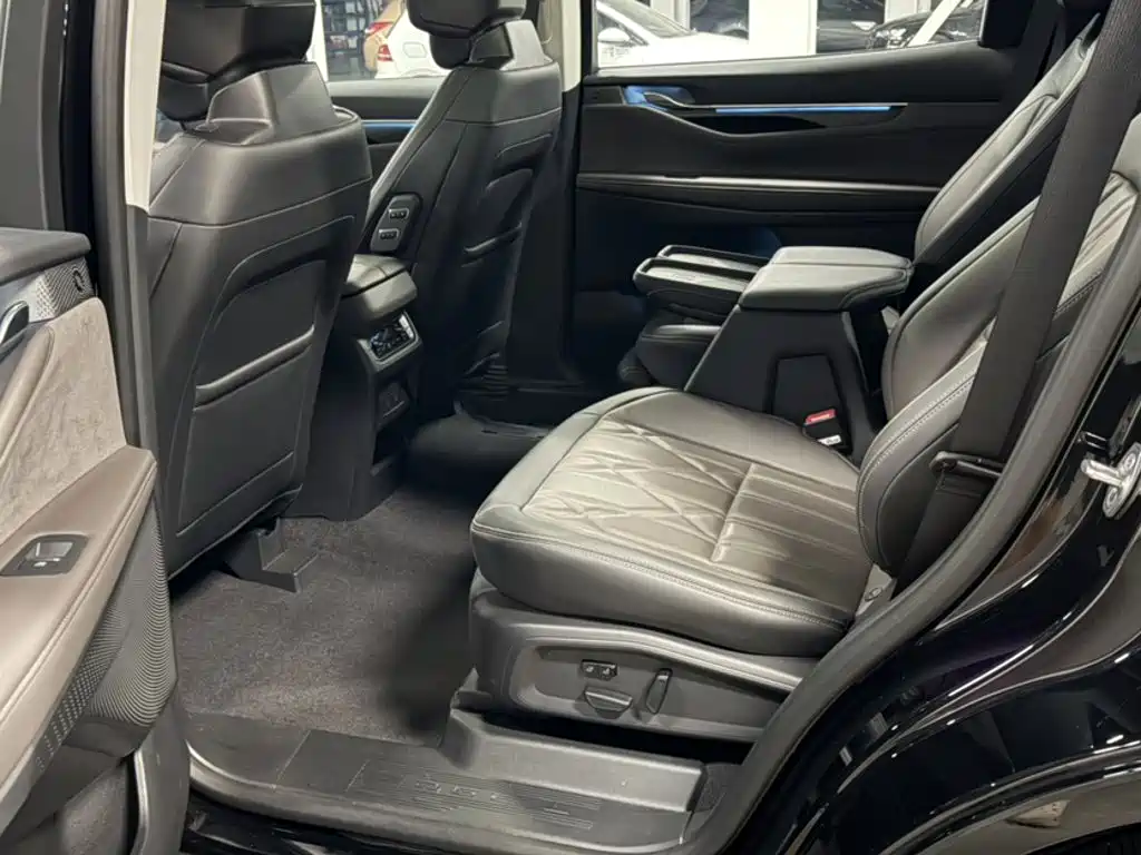 Ford Edge — фото 16