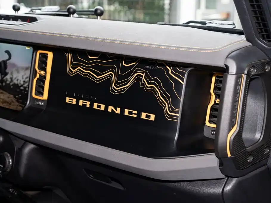 Ford Bronco — фото 18