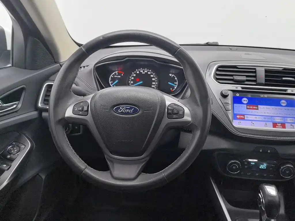 Ford Escort — фото 11