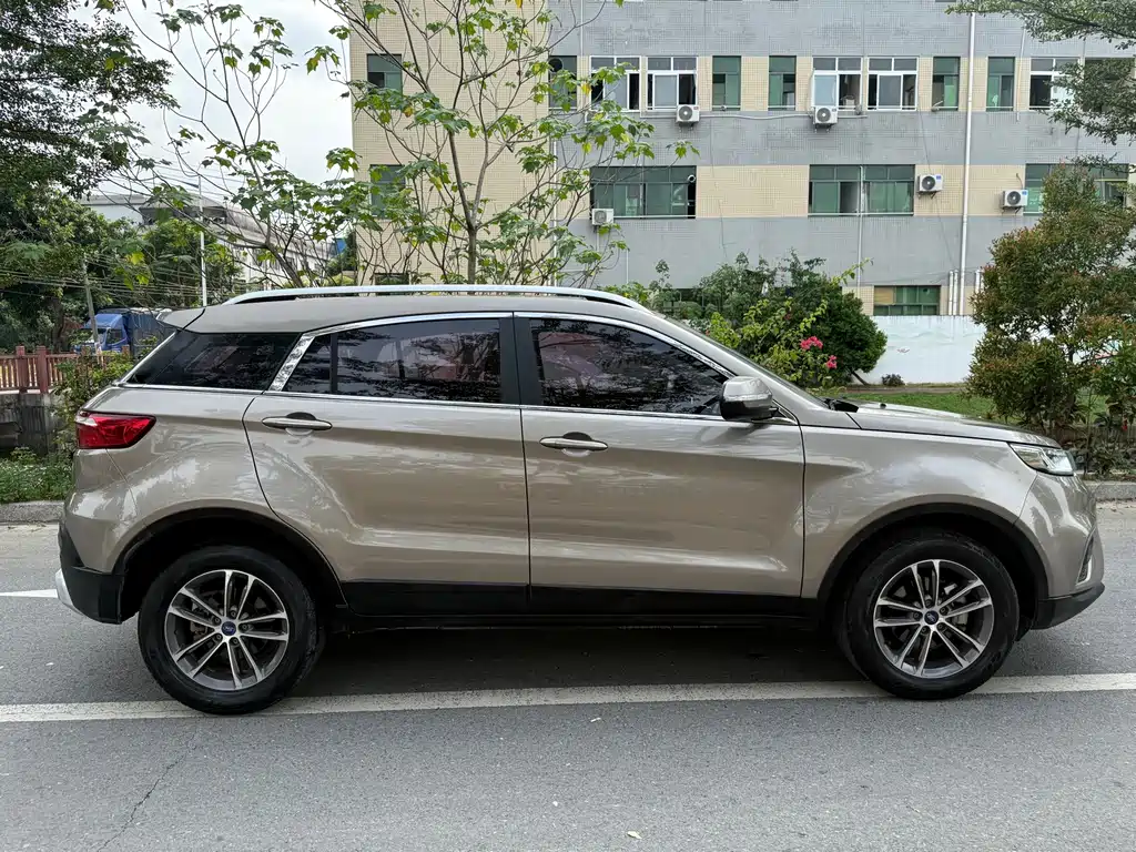 Ford Territory — фото 10