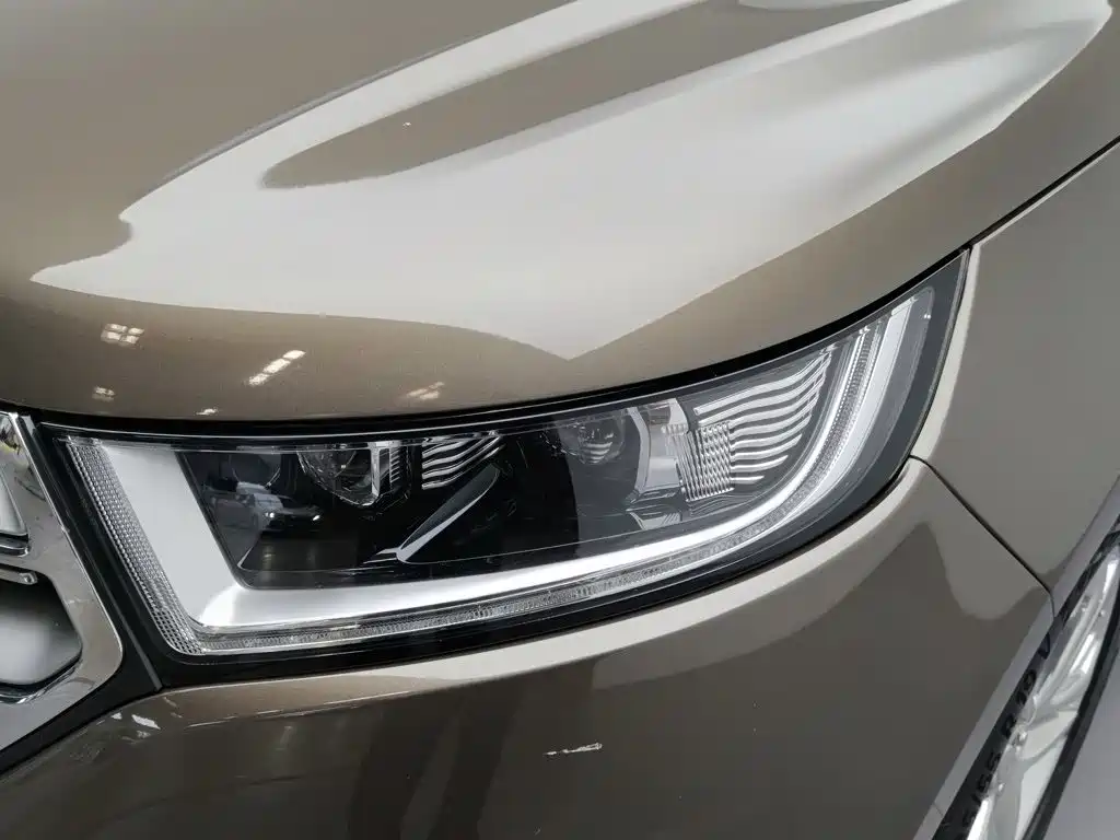 Ford Edge — фото 7
