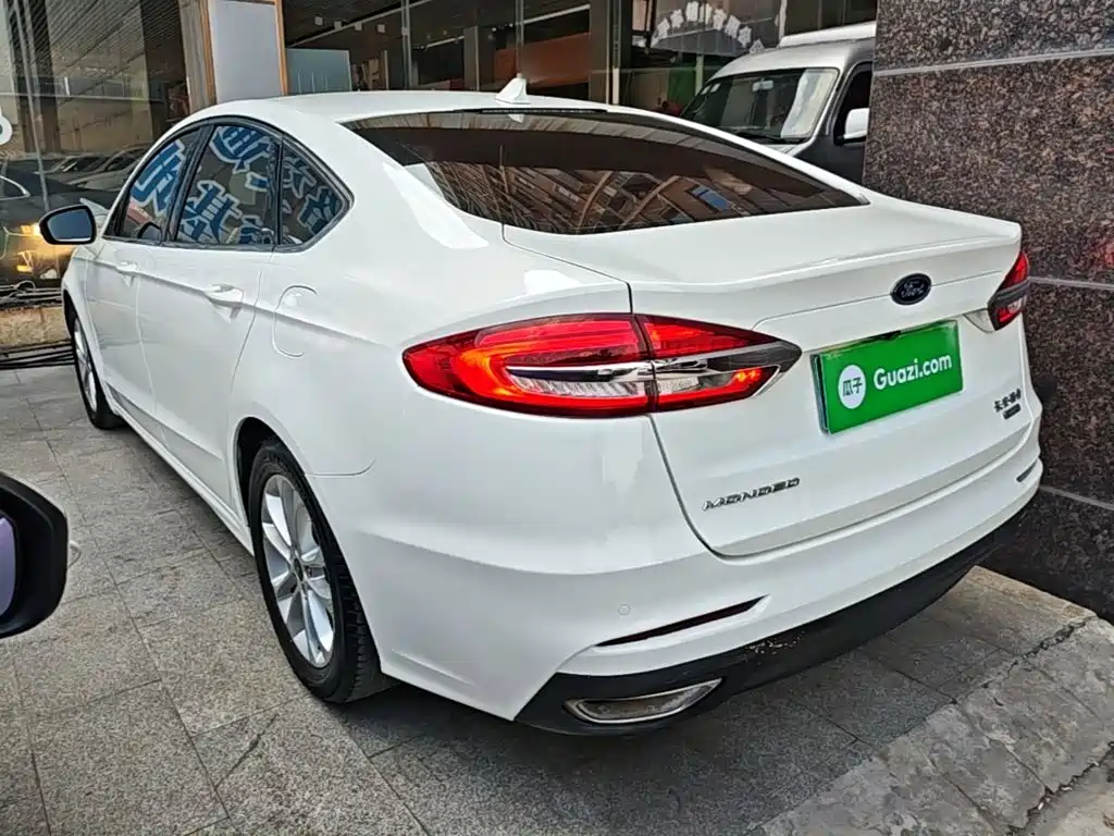 Ford Mondeo — фото 23