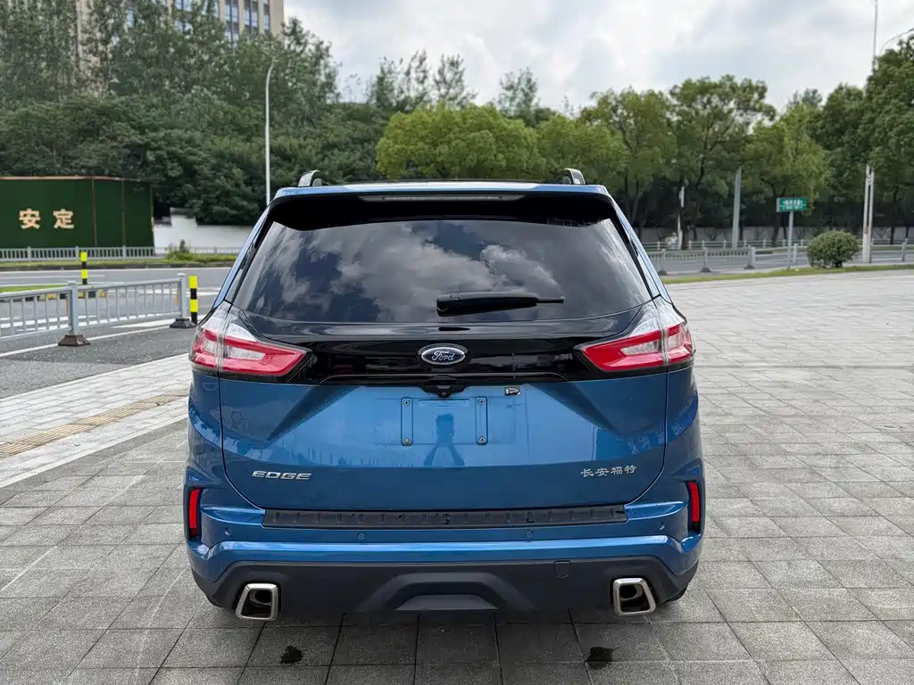 Ford Edge — фото 5
