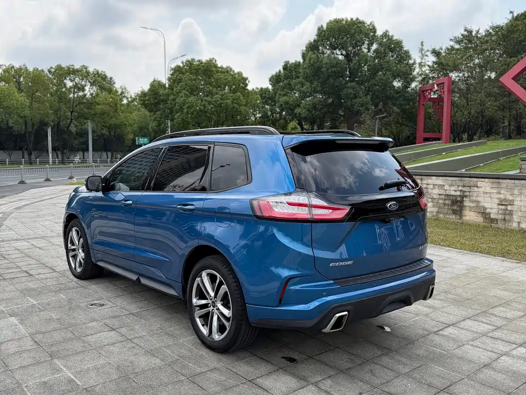 Ford Edge — фото 6