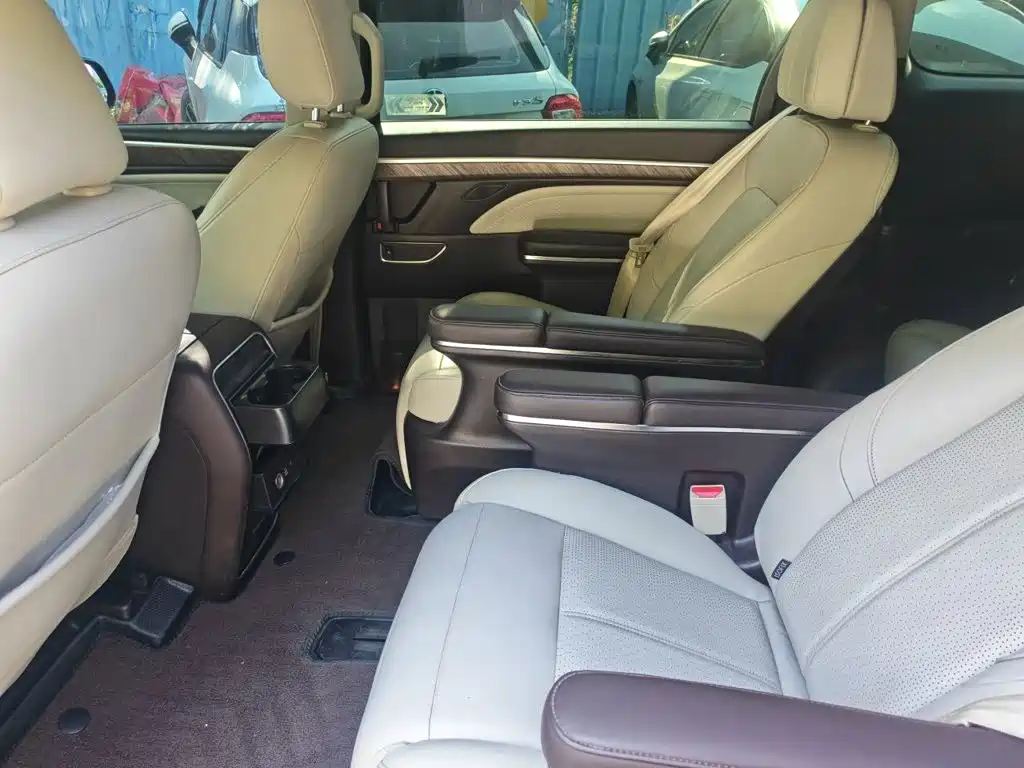 GAC Motor Trumpchi M8 — фото 18
