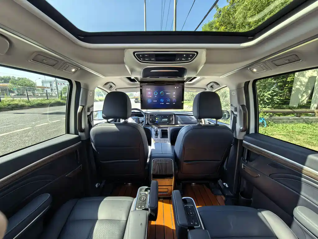 GAC Motor Trumpchi M8 — фото 11