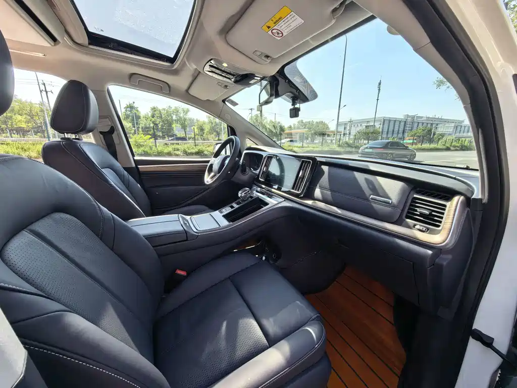 GAC Motor Trumpchi M8 — фото 9