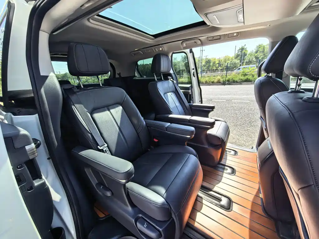GAC Motor Trumpchi M8 — фото 10