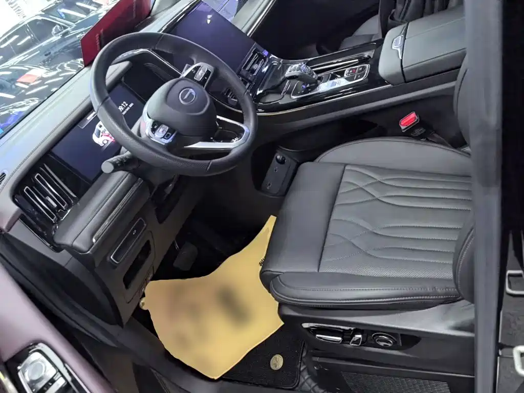 GAC Motor Trumpchi M8 — фото 15