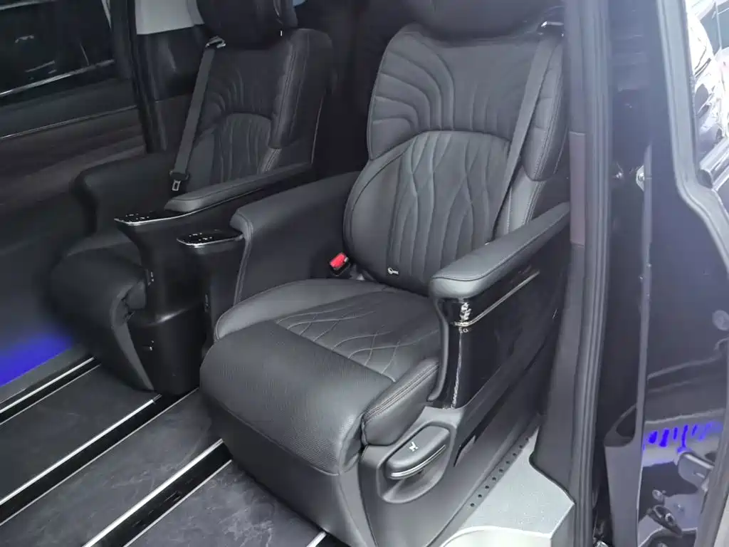 GAC Motor Trumpchi M8 — фото 17