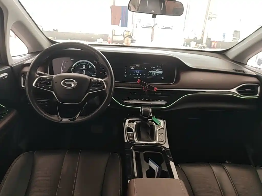 GAC Motor Trumpchi M6 — фото 13