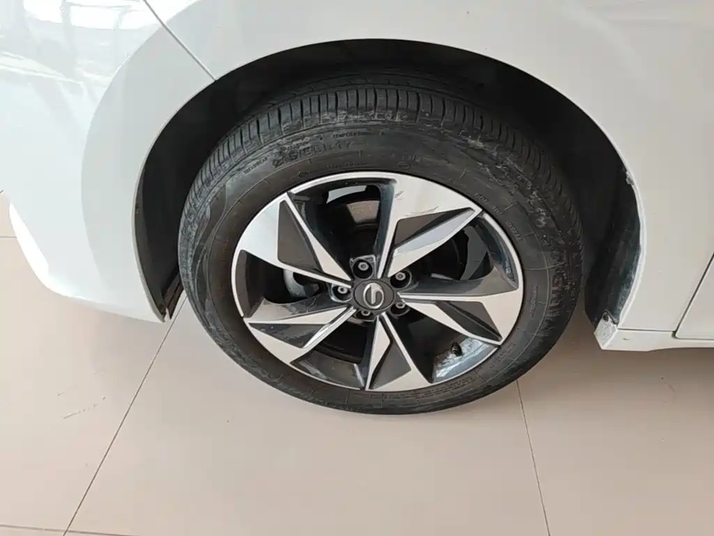 GAC Motor Trumpchi M6 — фото 23