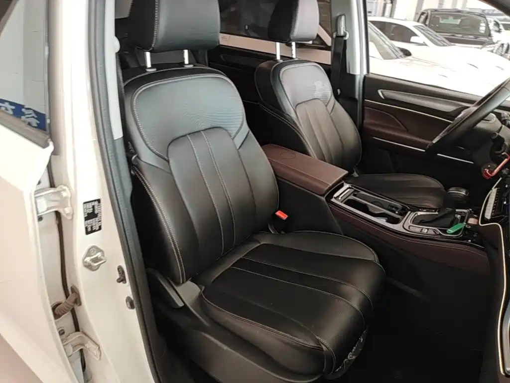 GAC Motor Trumpchi M6 — фото 25