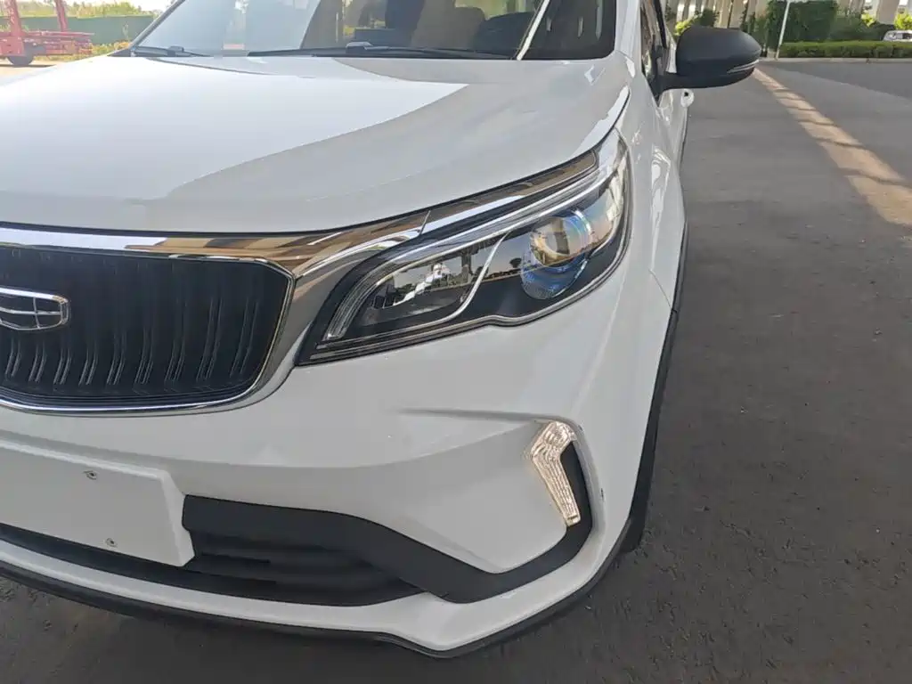 Geely Vision X3 — фото 18