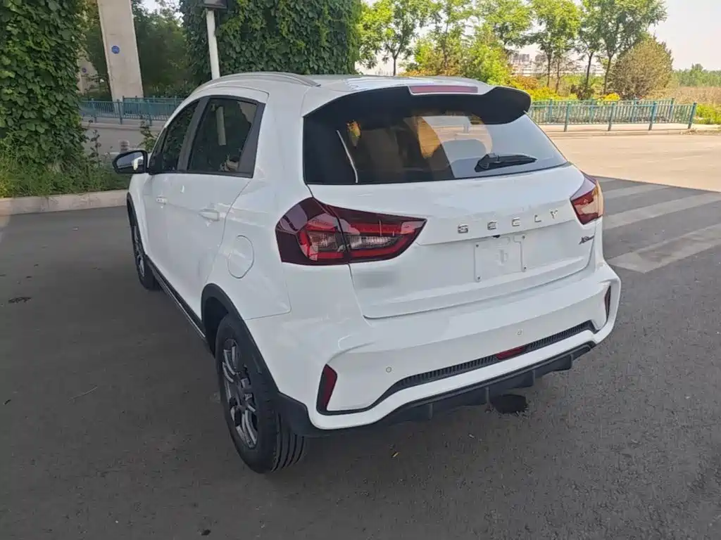 Geely Vision X3 — фото 23