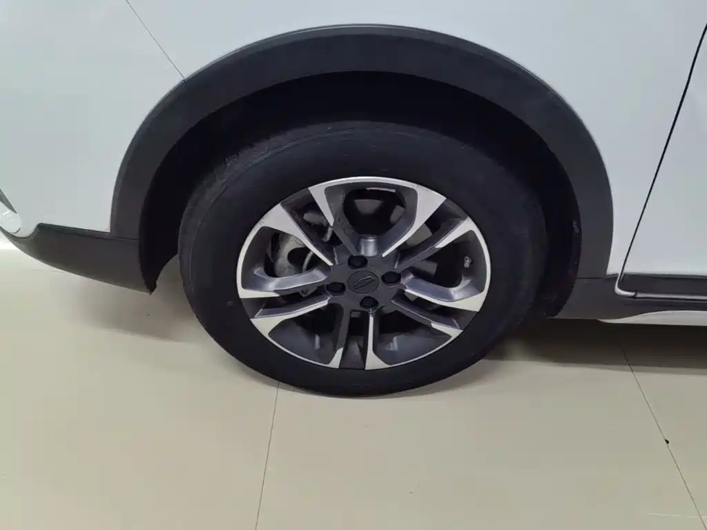 Geely Vision X3 — фото 23