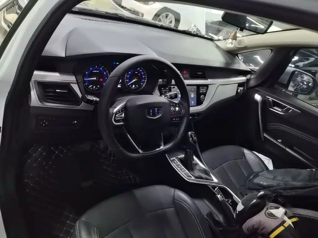 Geely Vision X3 — фото 10